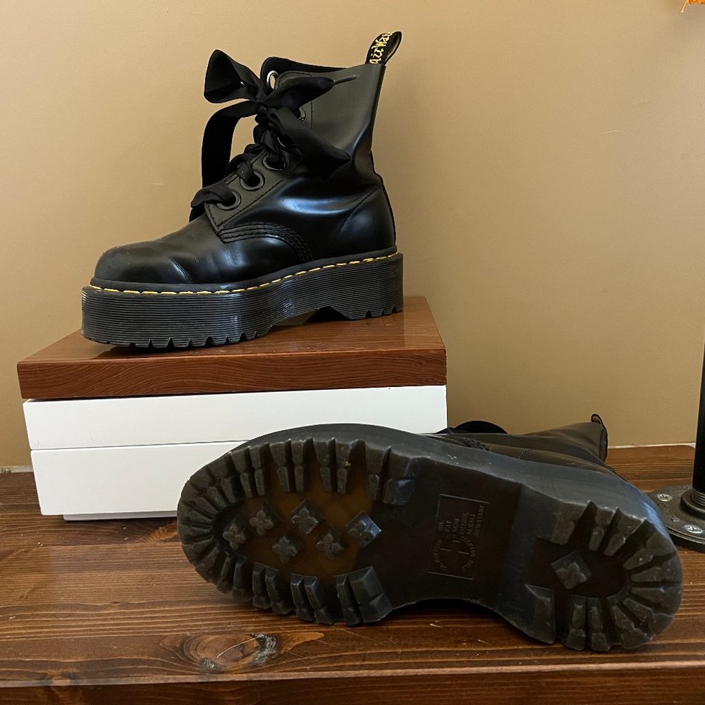 Dr Martens Molly Platform boots